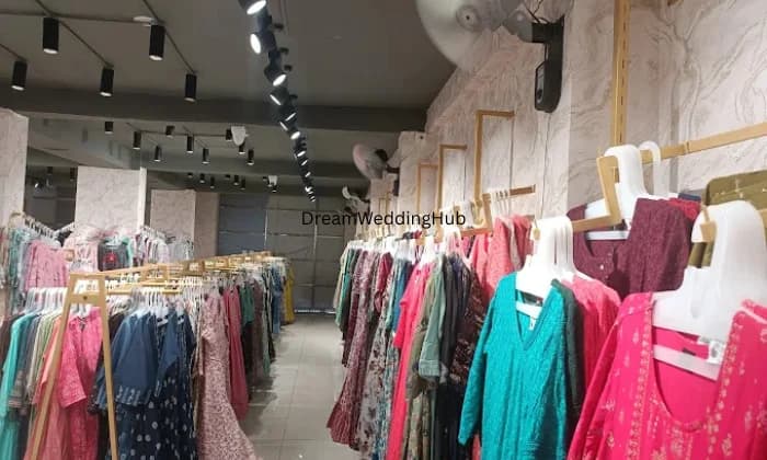 Anne  Fashion  Designer