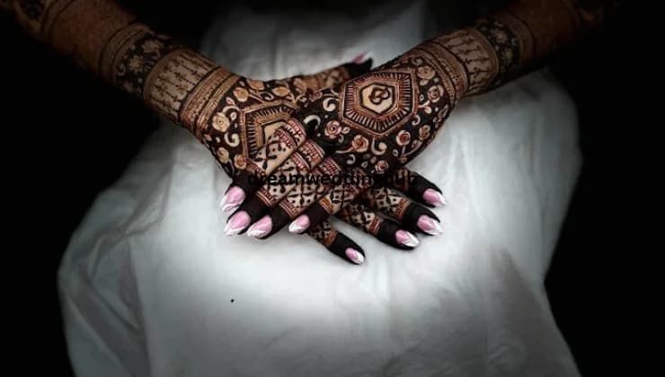 Heers Mehndi  Nails