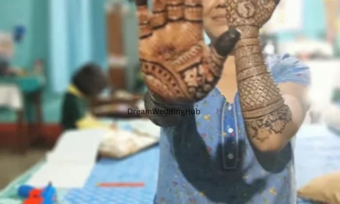 Mahashweta  mehendi  design