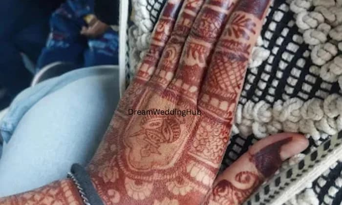 Nisha  Mehendi  Artist