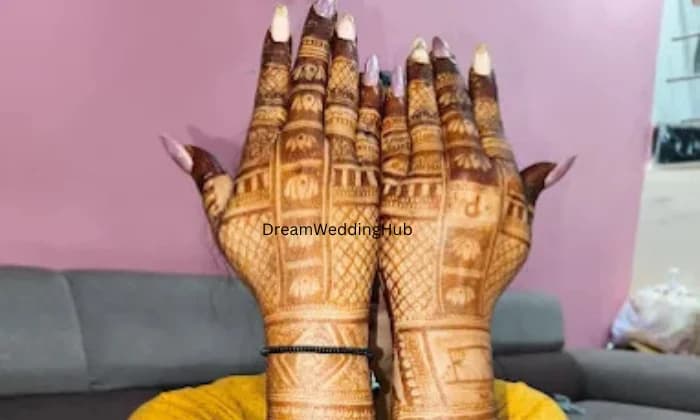 LOVE KUSH  MEHENDI  ARTIST