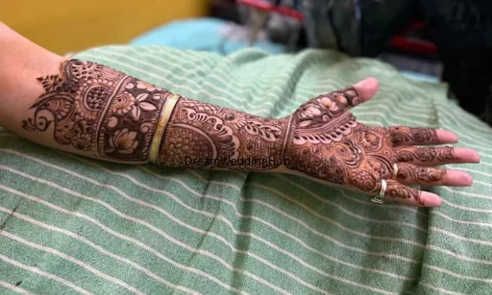 Krishna  Mehendi   Art