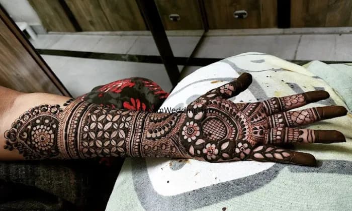 BRIDAL  MEHNDI  ARTIST DELHI