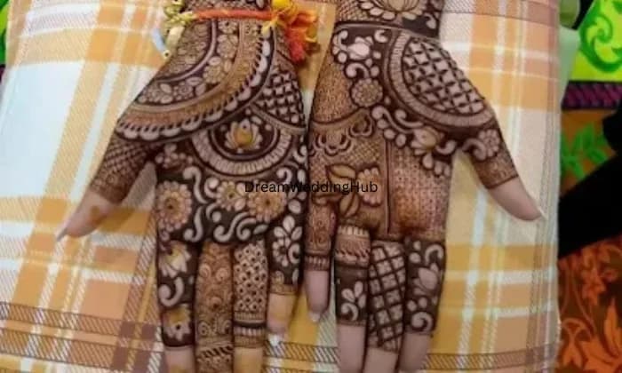 Anshika Beauty Parlour  Mehndi Design