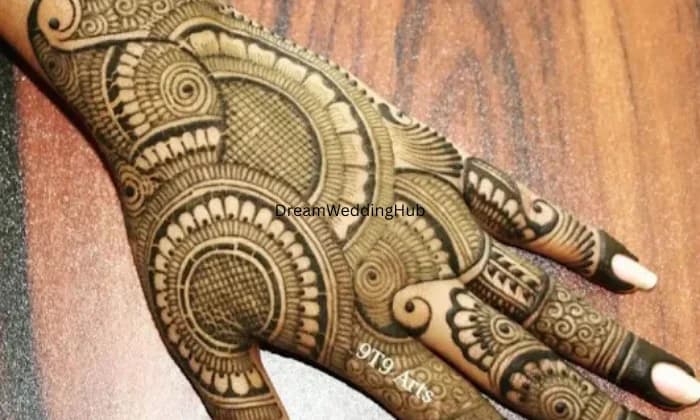 Best Mehendi Artist in Jhansi