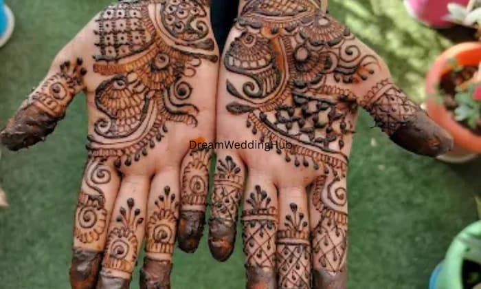 Dhanashree mehandi artist