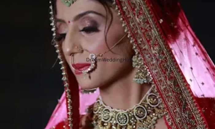 Meenakshi Dutt Makeovers