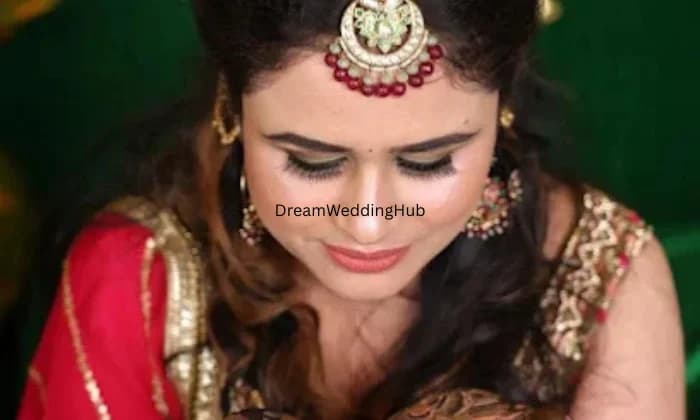 The scissors unisex beauty salon