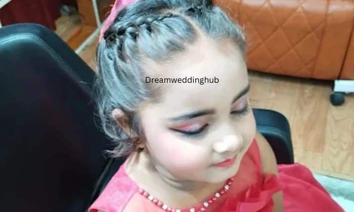 Monikas makeover  parlour