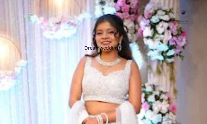 Professional makeup artist Gauri