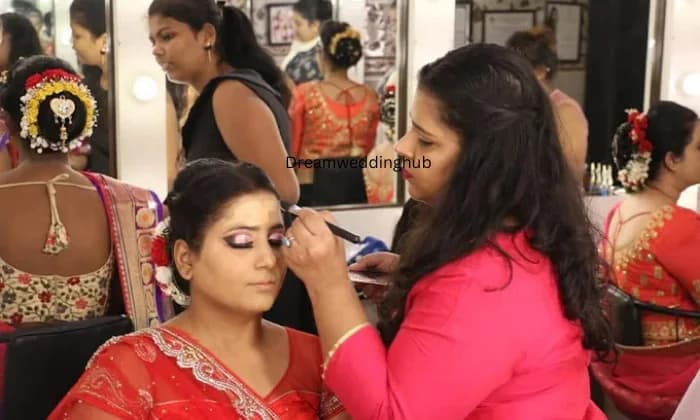 Mona Colour Makeover Academy