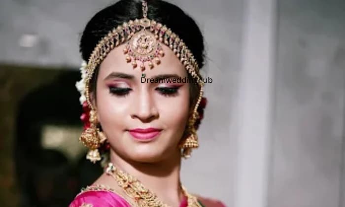 PRADNYAS MAGIC MAKEOVER SALON