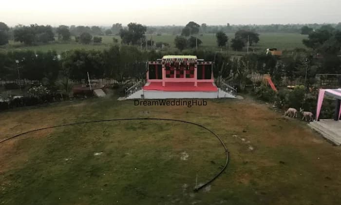 four coin resort wedding lawn