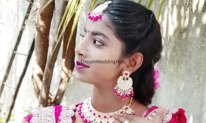 Swamini beauty parlor