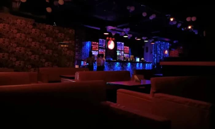 COCKTAIL THE PREMIUM LOUNGE