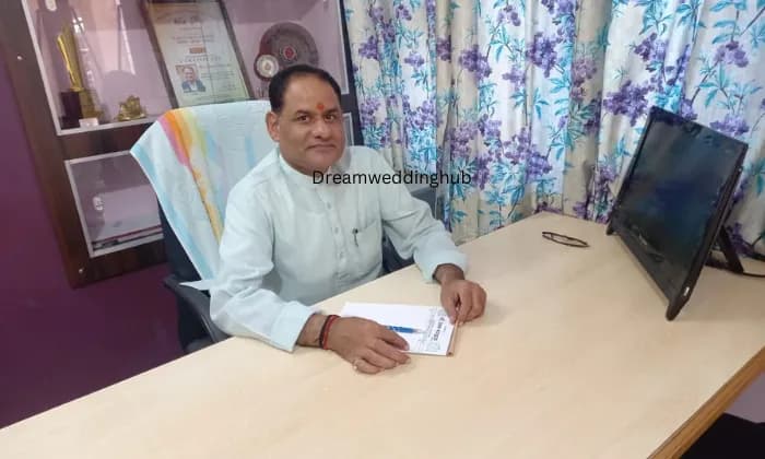 Dr. (Pt.) Ratan Bhardwaj