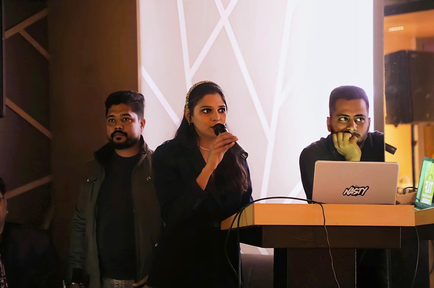 anchor viral talsania anchor viral talsania