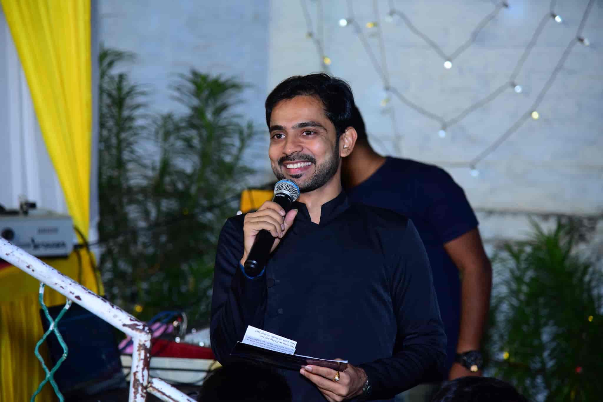 Anchor Devarsh Modi Anchor Devarsh Modi