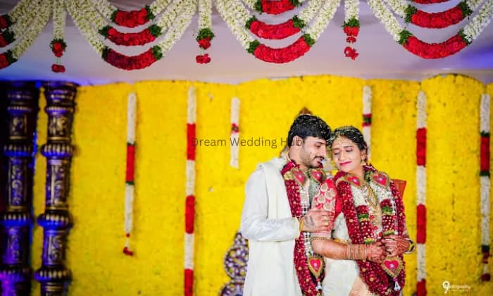 Tiny Poses Studio Tiny Poses Studio