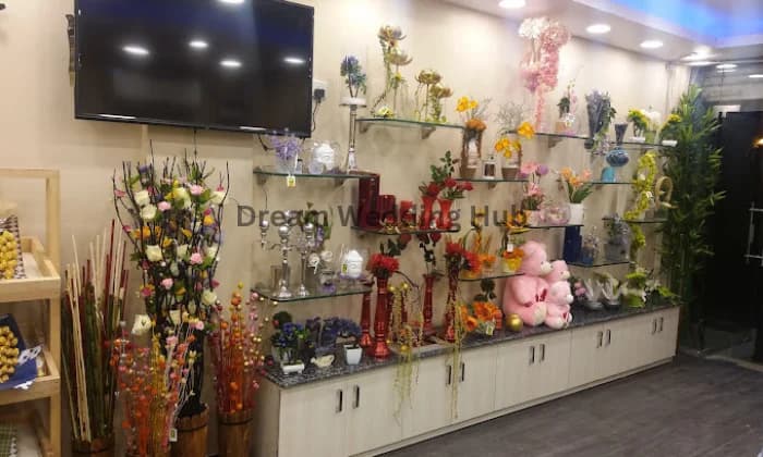 FNPFlowers And Gift Hamper FNPFlowers And Gift Hamper