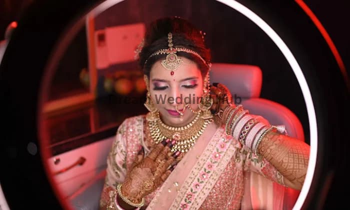 Looks by Ranu Looks by Ranu