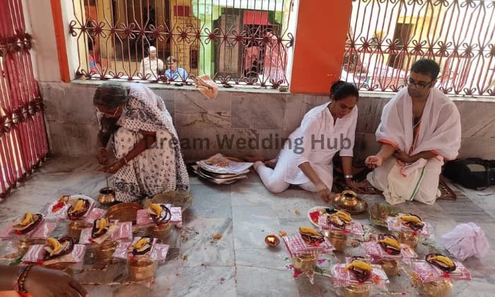 Pandit for pind daan Pandit for pind daan