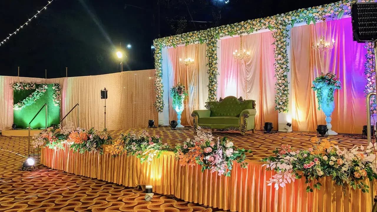 Muhurat Mithaas By Box And Pots Muhurat Mithaas By Box And Pots