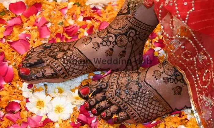 Aryaas Mehndi Artist Aryaas Mehndi Artist