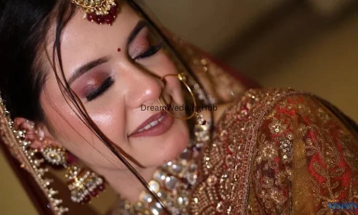 Neha Kansal Makeovers Best bridal makeup artist Neha Kansal Makeovers Best bridal makeup artist