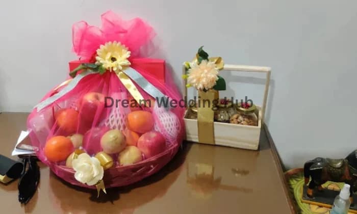 Creative Gift Hampers n Resin Artist Creative Gift Hampers n Resin Artist