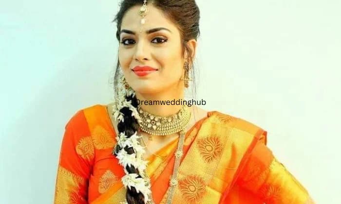 THE Queen Beauty Parlour THE Queen Beauty Parlour