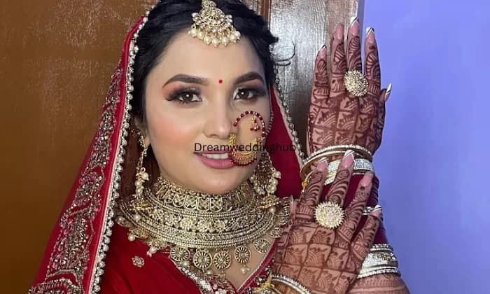 Sania Dhirwani Sania Dhirwani