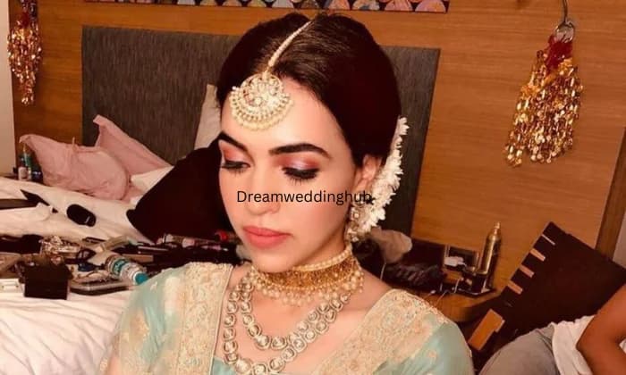 Queen Salon Spa Best parlour makeup artist Queen Salon Spa Best parlour makeup artist