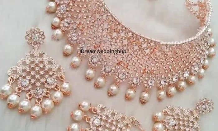 Varenya Galleria Varenya Galleria