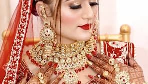 Apra Makeovers & Academy Apra Makeovers & Academy