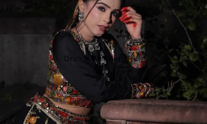 Meenakshi makeovers Meenakshi makeovers