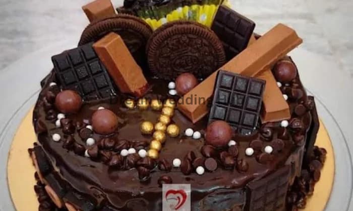 Itty bitty bakery store Itty bitty bakery store