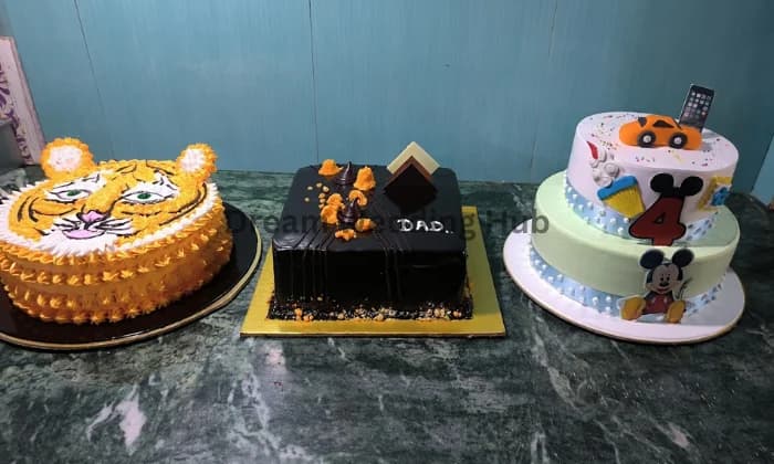 HIMALAYAN BAKERS AND ICECREM PARLOUR HIMALAYAN BAKERS AND ICECREM PARLOUR