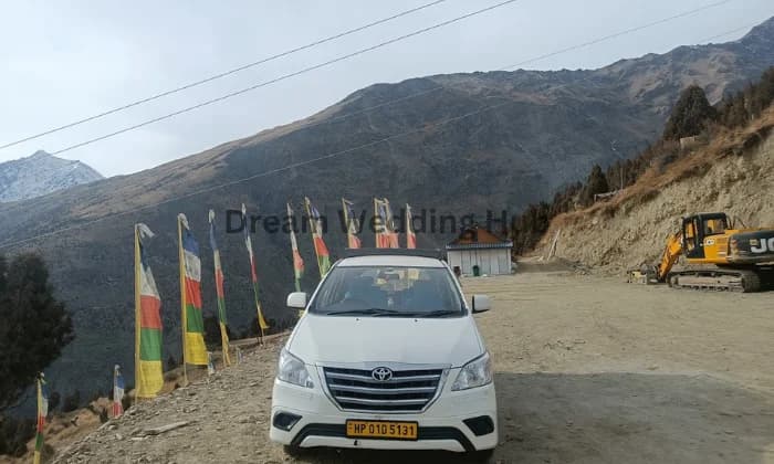 Manali Car Rental Taxi service Mahinder Manali Car Rental Taxi service Mahinder