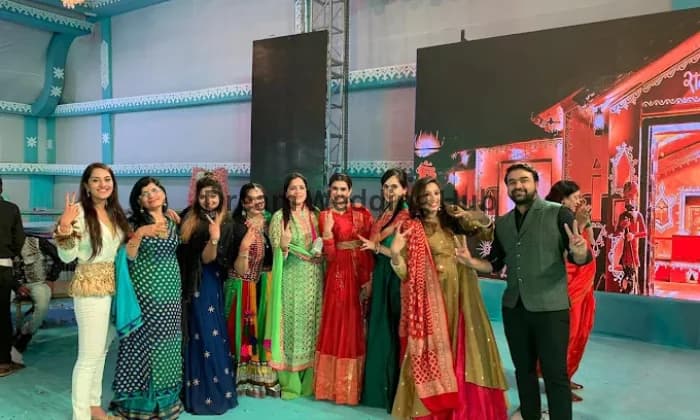 CREATIVE UNIVERSE CREATIVE UNIVERSE