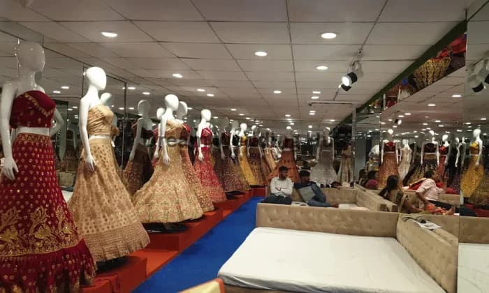 KAPOOR SURAT FACTORY OUTLET KAPOOR SURAT FACTORY OUTLET