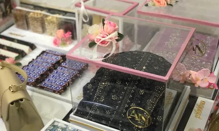 Zynhampers engagement hampers Zynhampers engagement hampers