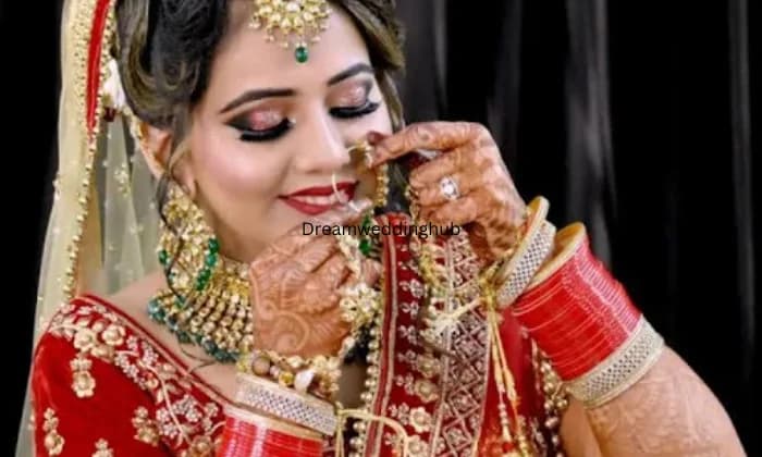 SHE Parlour SHE Parlour