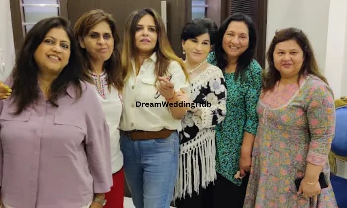 Pretty Woman by Ashita Batra Pretty Woman by Ashita Batra