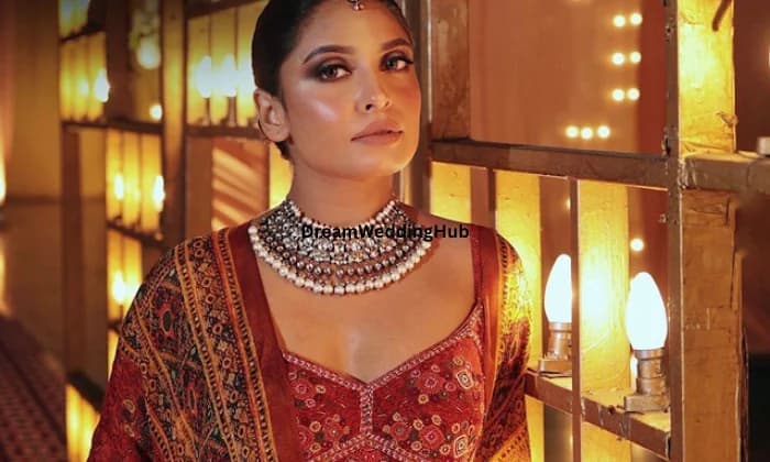 The Top Knot by Sneha Charan The Top Knot by Sneha Charan