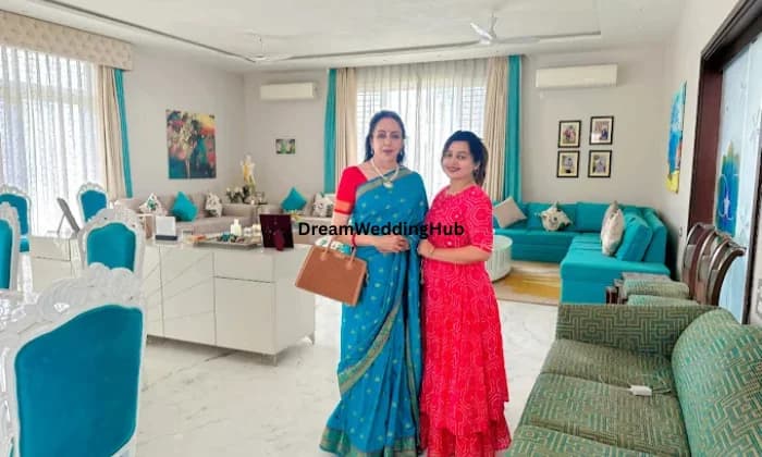 DreamGirl Makeup Studio DreamGirl Makeup Studio