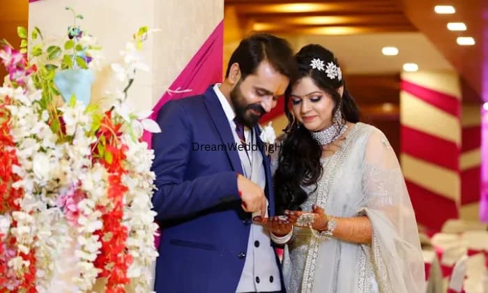 THE BEST FABLES TUSHAR BATRA THE BEST FABLES TUSHAR BATRA