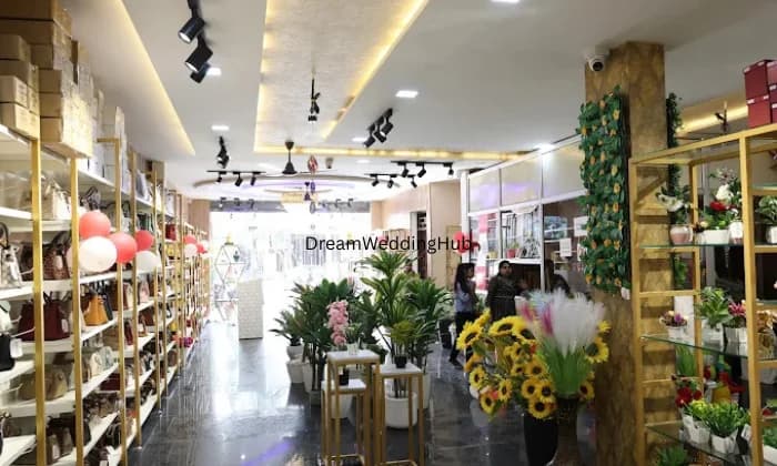 CHARM HOUSE CHARM HOUSE