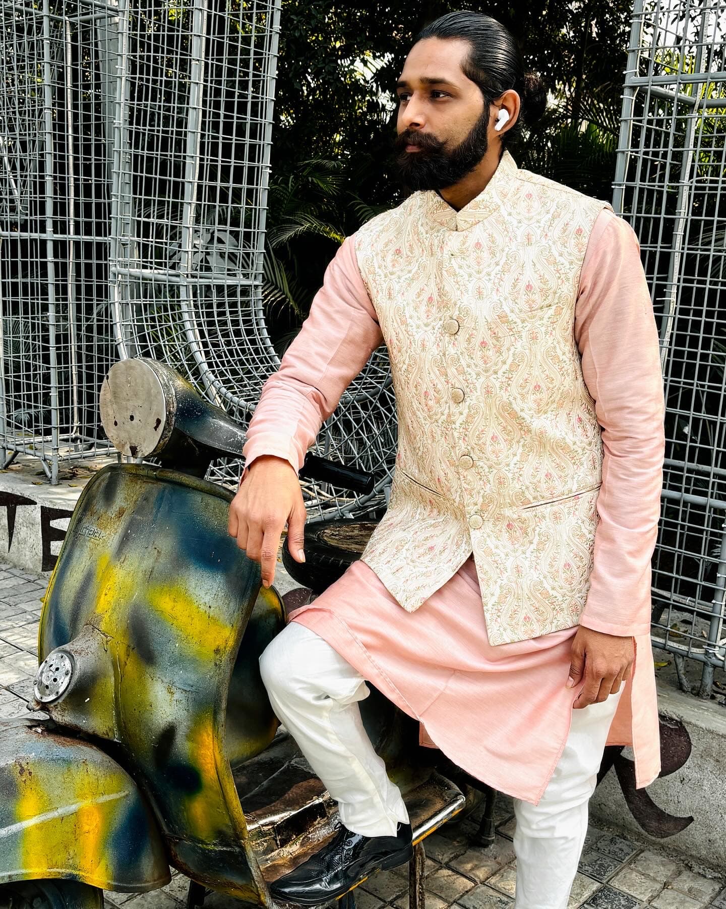 Mastikhorpraveen Mastikhorpraveen