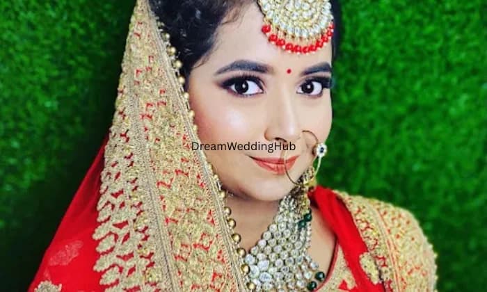 Best Bridal Makeup Artist in Delhi Best Bridal Makeup Artist in Delhi